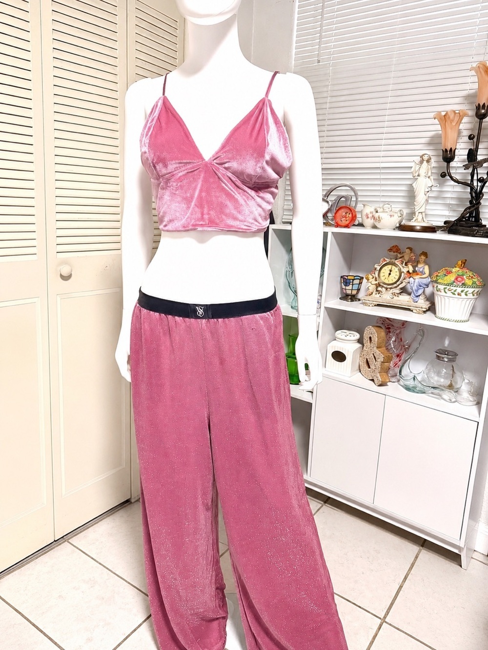 Victoria Secret. Velvet Cami & Shimmer Knit Pants Pajama Set size L